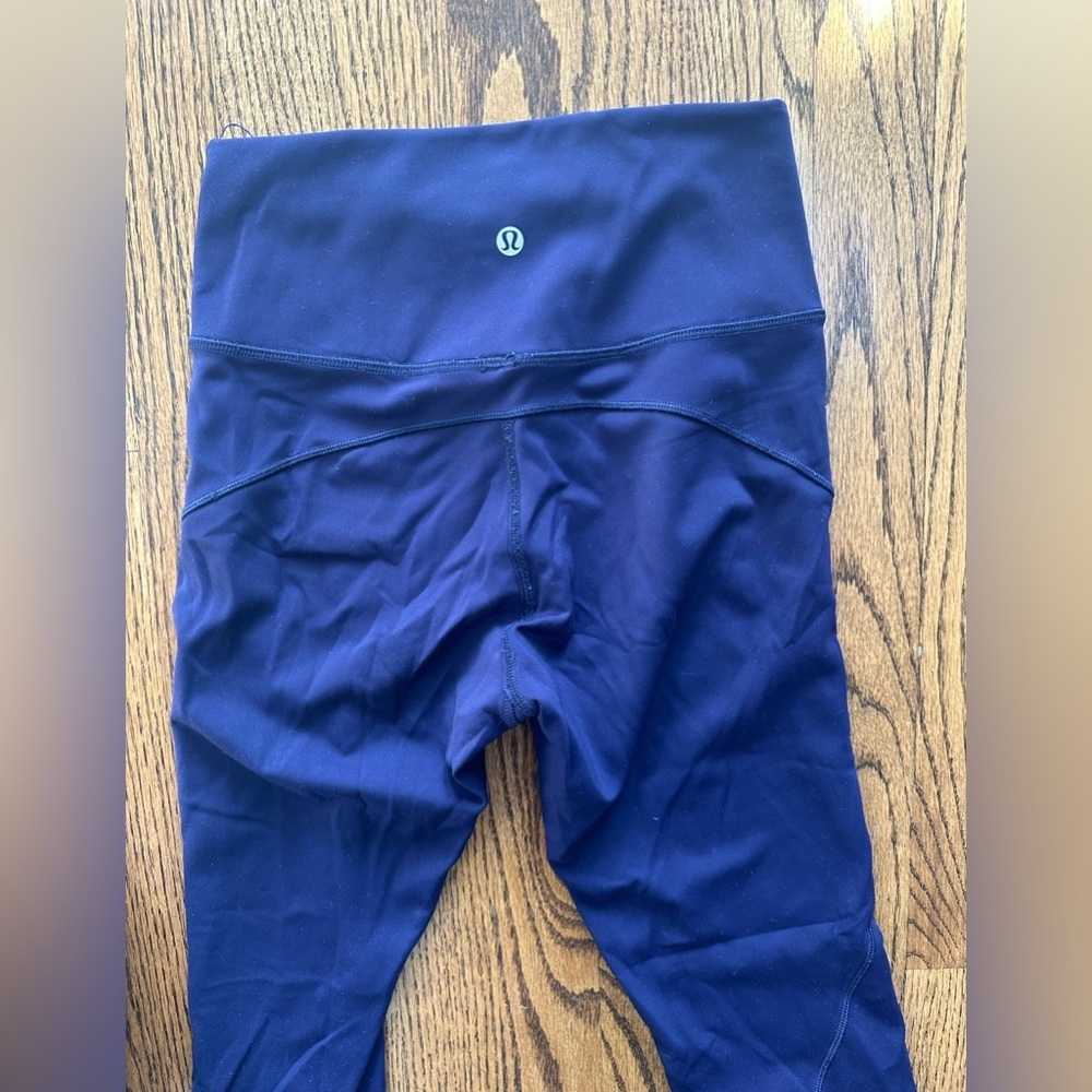 Lululemon In Movement Crop Leggings - Size 4 (Purple) - Picture 4 of 6